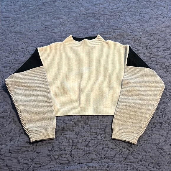 Never Worn w/ Tags Women's Black and Gray Reversible Sweater - Picture 1 of 1